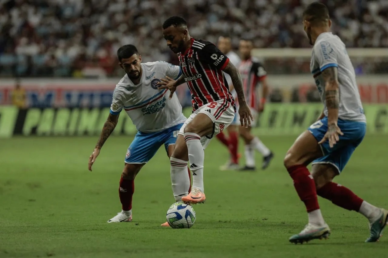 Bahia e São Paulo fizeram jogo de muita marcação | Foto: Uendel Galter