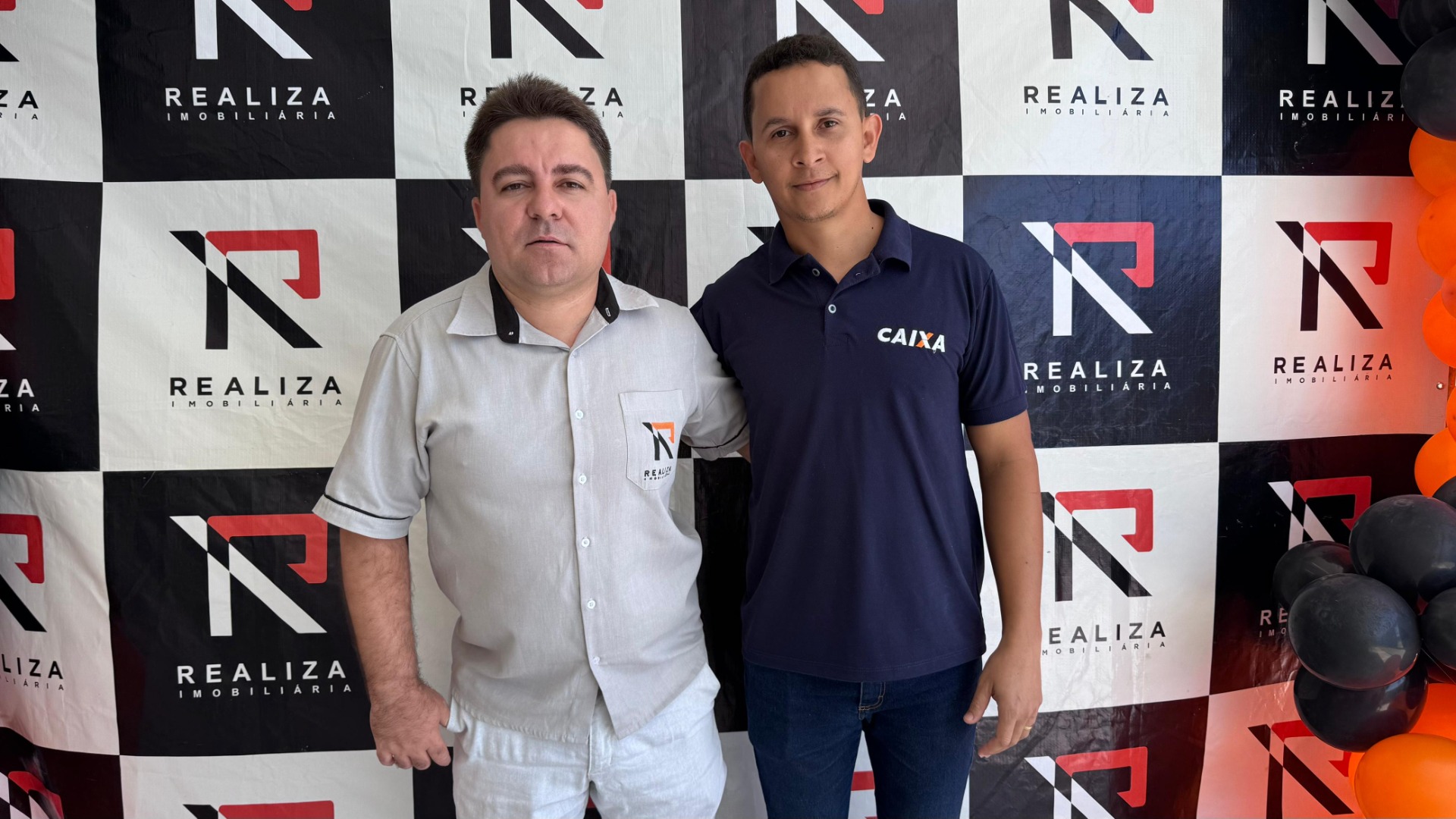 Empresário Jailton Nogueira e o Gerente da Caixa, Jeorge Queiroz - Imagem/RevistaFormosa