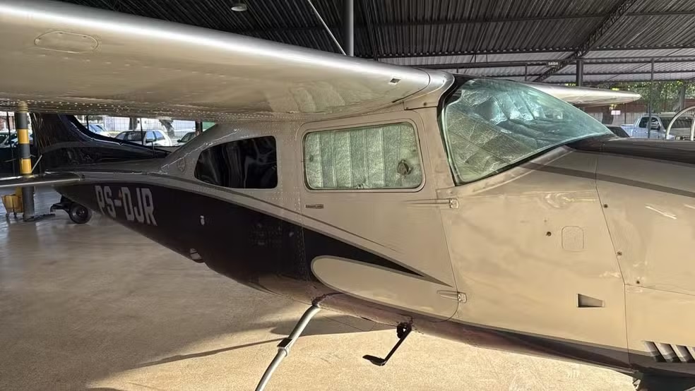 Avião de empresário é apreendido em operação contra postos suspeitos de lavar dinheiro para o PCC — Foto: Divulgação/SSP-PI