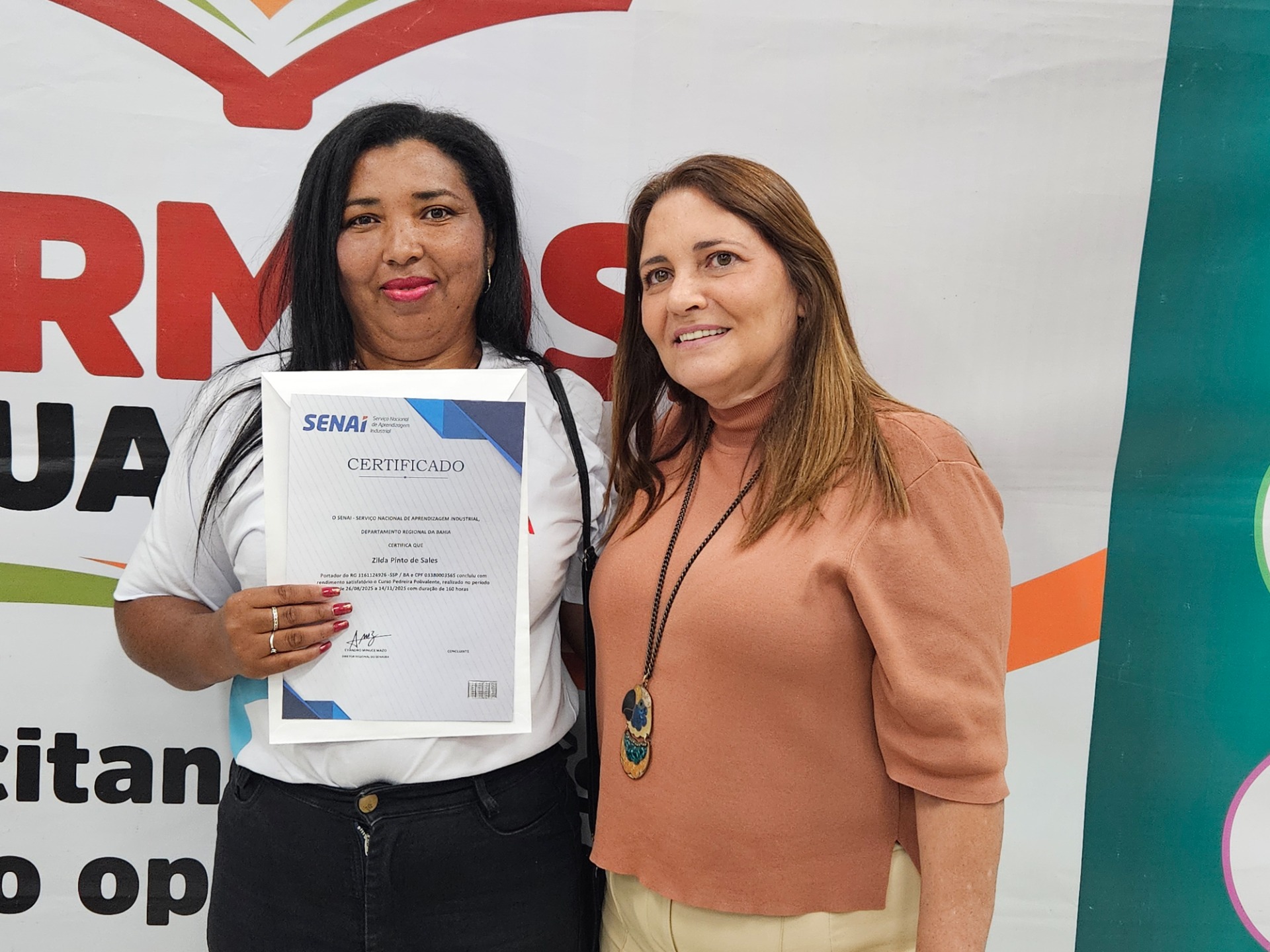 Zilda e a Primeira-Dama, Luciane Brandão. Imagem/Revista Formosa