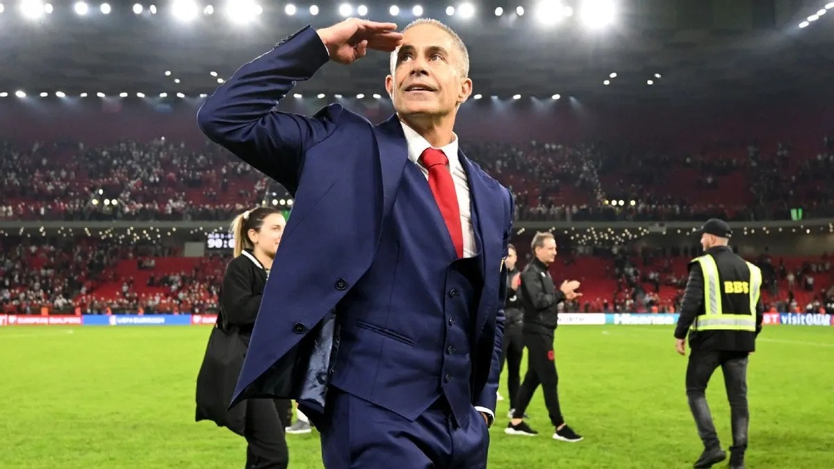 Sylvinho pela Albânia - Foto: Tullio Puglia/UEFA