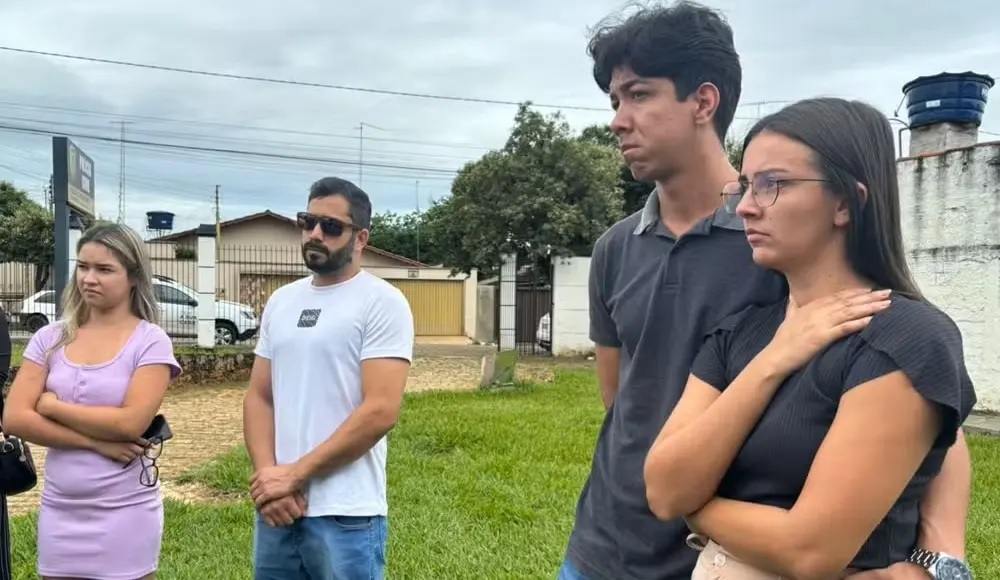 Os casais Claudio e Yasmin e Isamara e Guilherme tiveram seus bebês trocados em hospital de Goiás. Foto: Divulgação