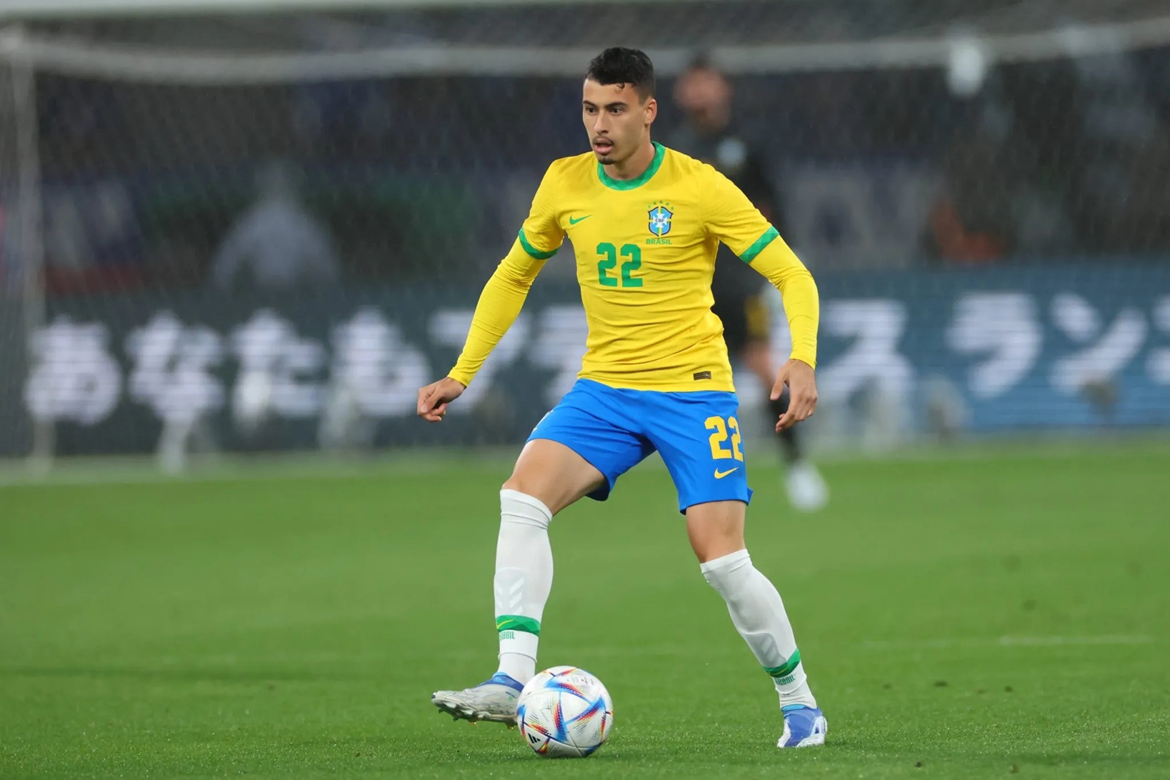Gabriel Martinelli pela seleção brasileira em junho de 2022 (Foto: Imago)