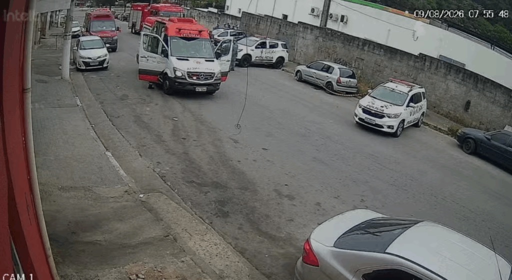 Crianças foram deixadas mortas em carro Foto: Reprodução/Câmeras de Segurança