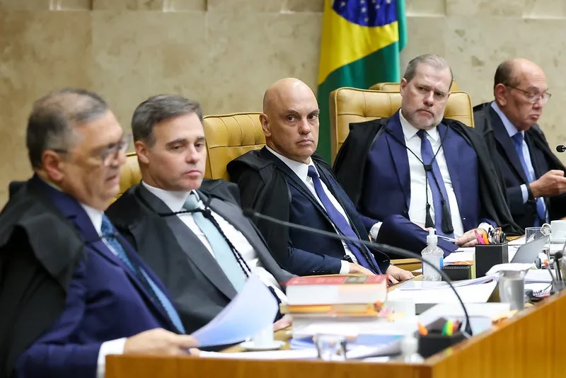 Ministros Flávio Dino, André Mendonça, Alexandre de Moraes, Dias Toffoli e Gilmar Mendes durante sessão extraordinária do STF, em 15 de setembro de 2026. Foto: Gustavo Moreno/STF.